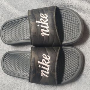 Nike Slides Womens Size 9